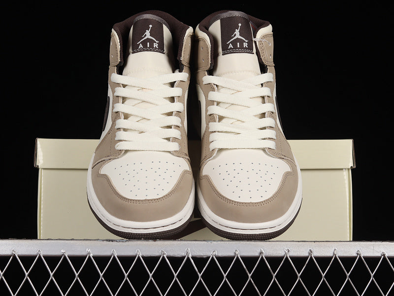 AJ1 Mid
