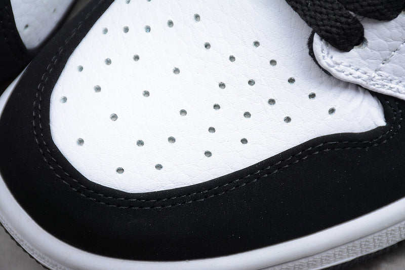 AJ1 Mid