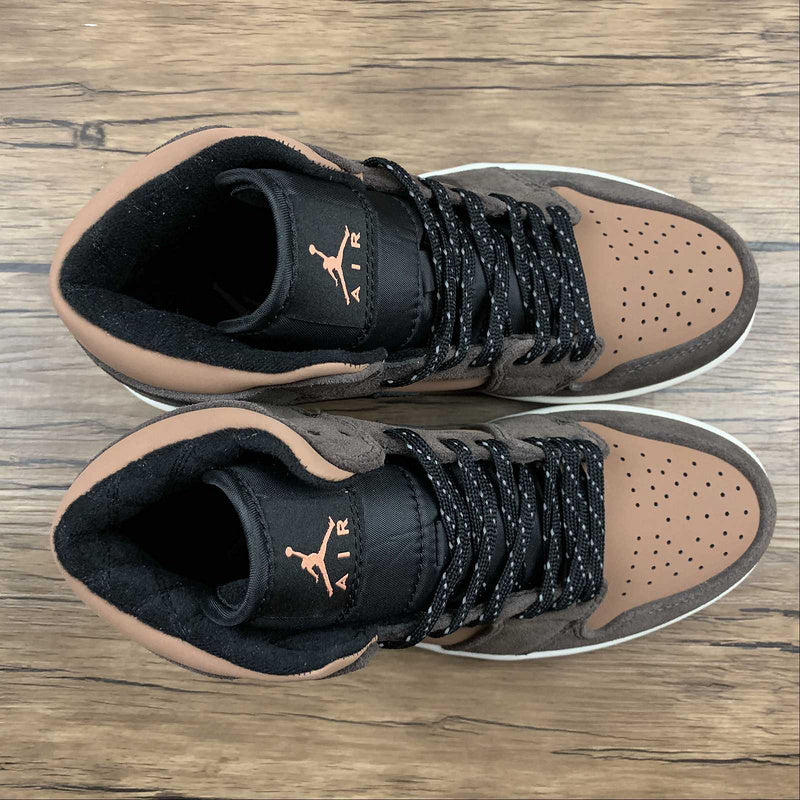 AJ1 Mid