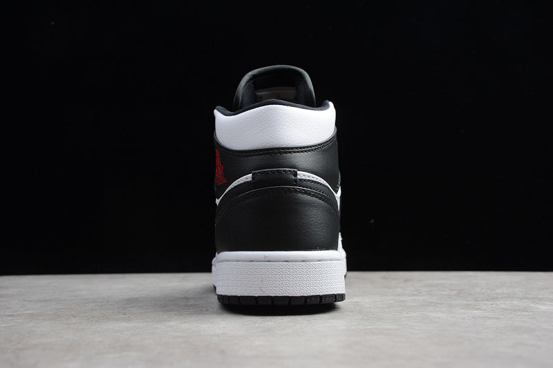 AJ1 Mid