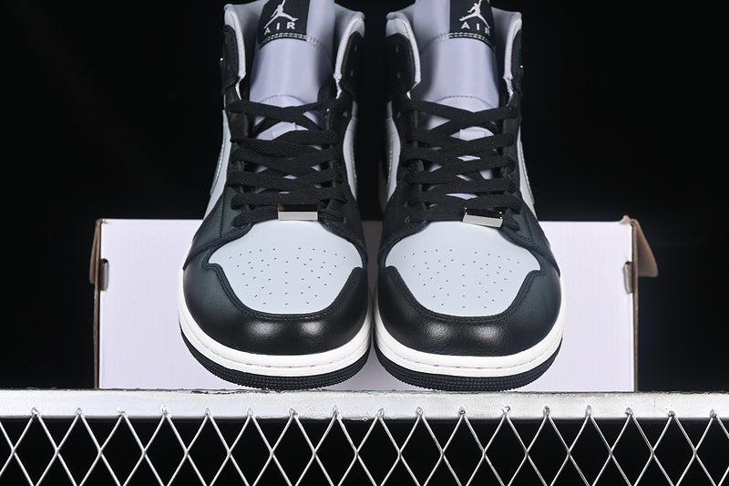 AJ1 Mid