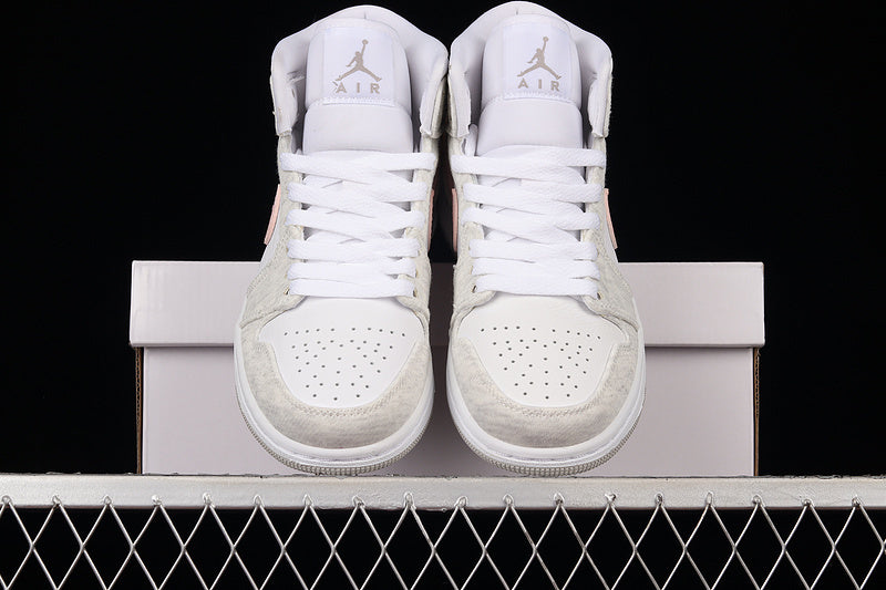 AJ1 Mid