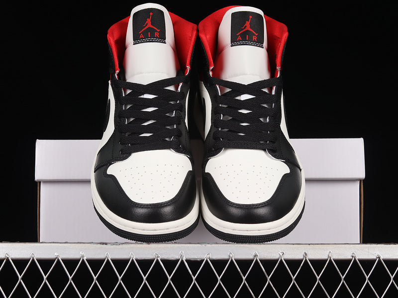 AJ1 Mid