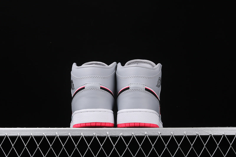 AJ1 Mid