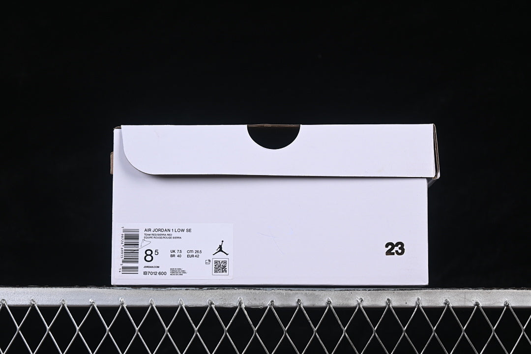 AJ1 Low
