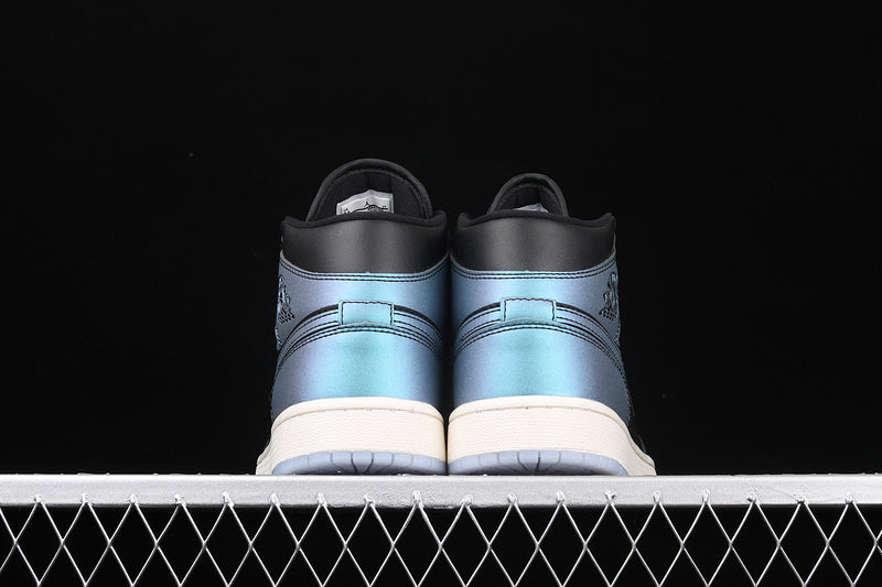AJ1 Mid
