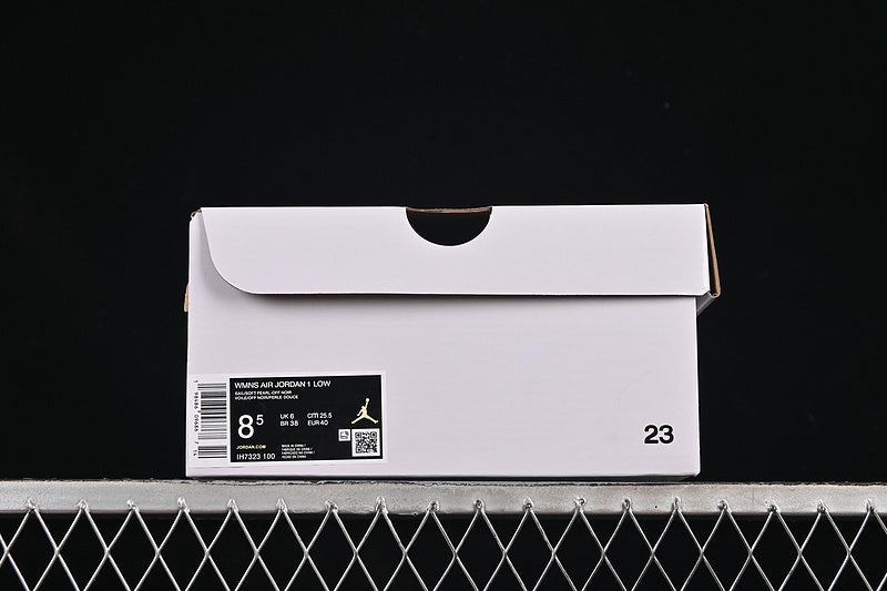 AJ1 Low