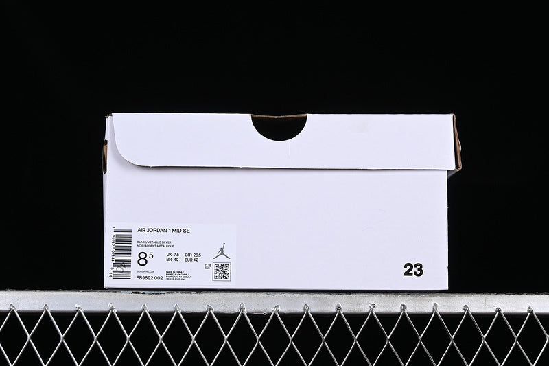 AJ1 Mid