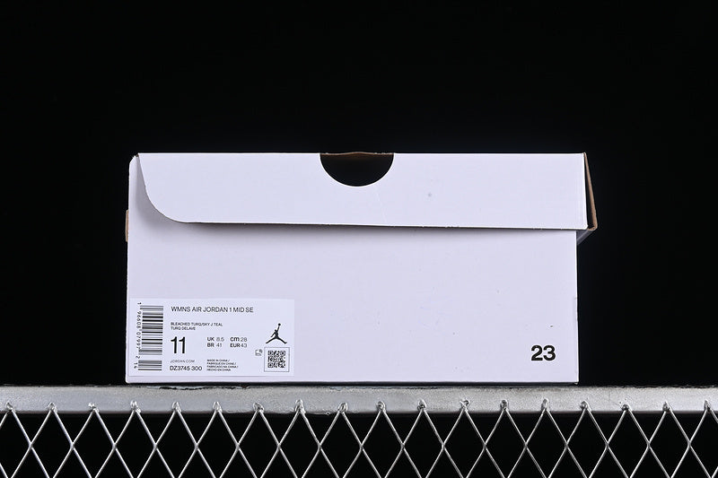 AJ1 Mid