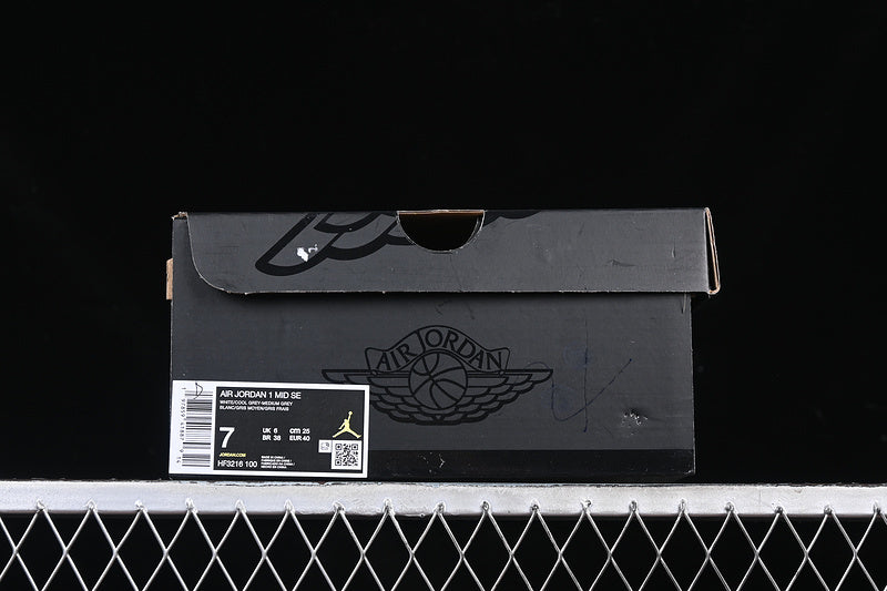 AJ1 Mid