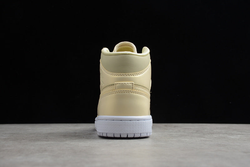 AJ1 Mid