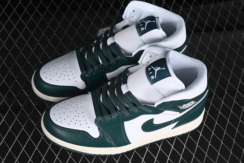 AJ1 Mid