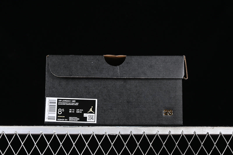 AJ1 Mid