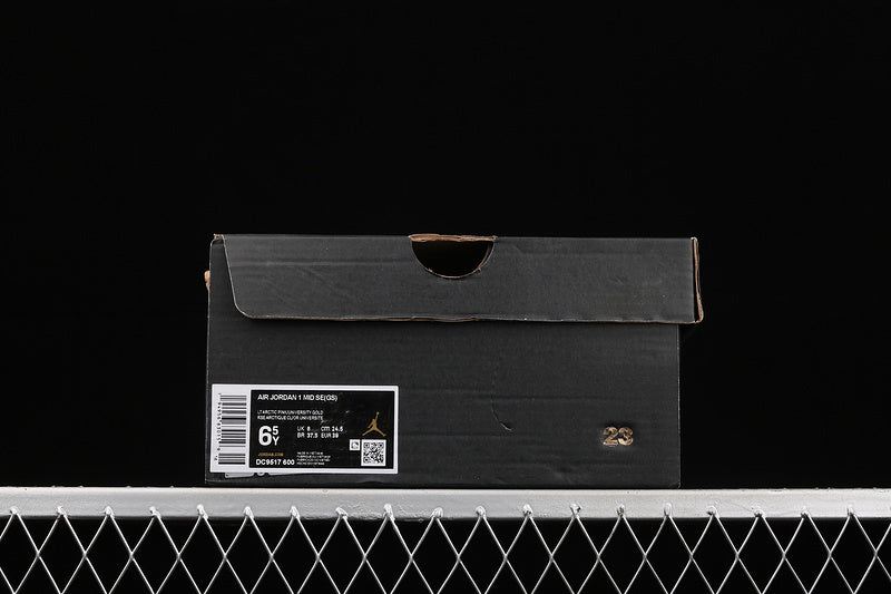 AJ1 Mid
