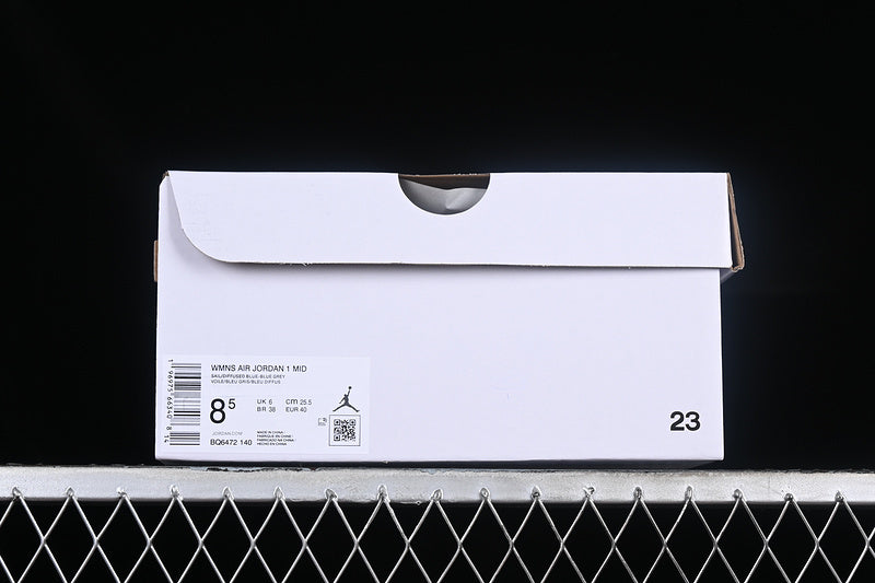 AJ1 Mid
