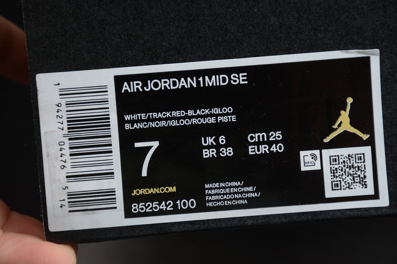 AJ1 Mid