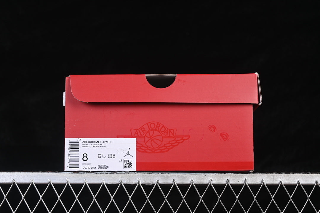 AJ1 Low