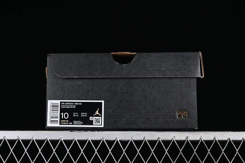 AJ1 Mid