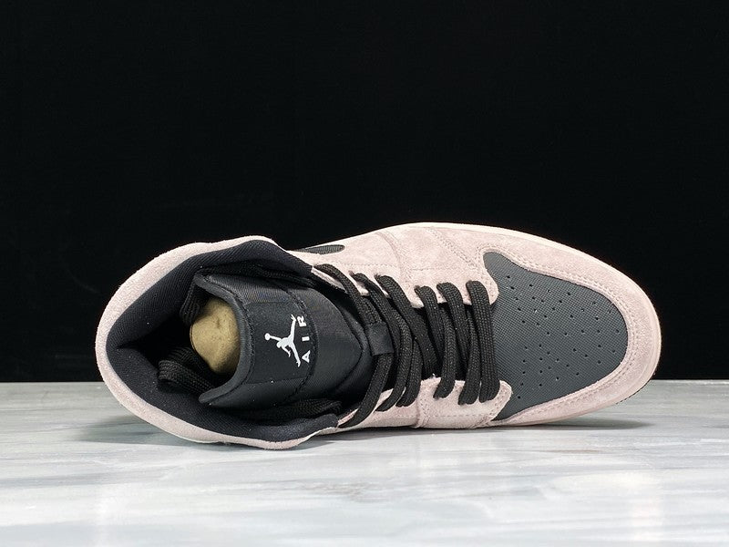 AJ1 Mid