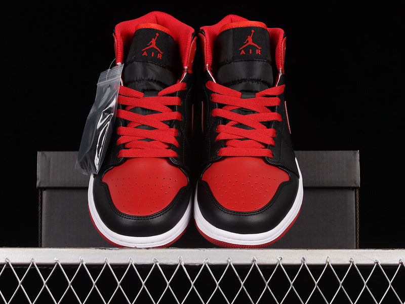 AJ1 Mid