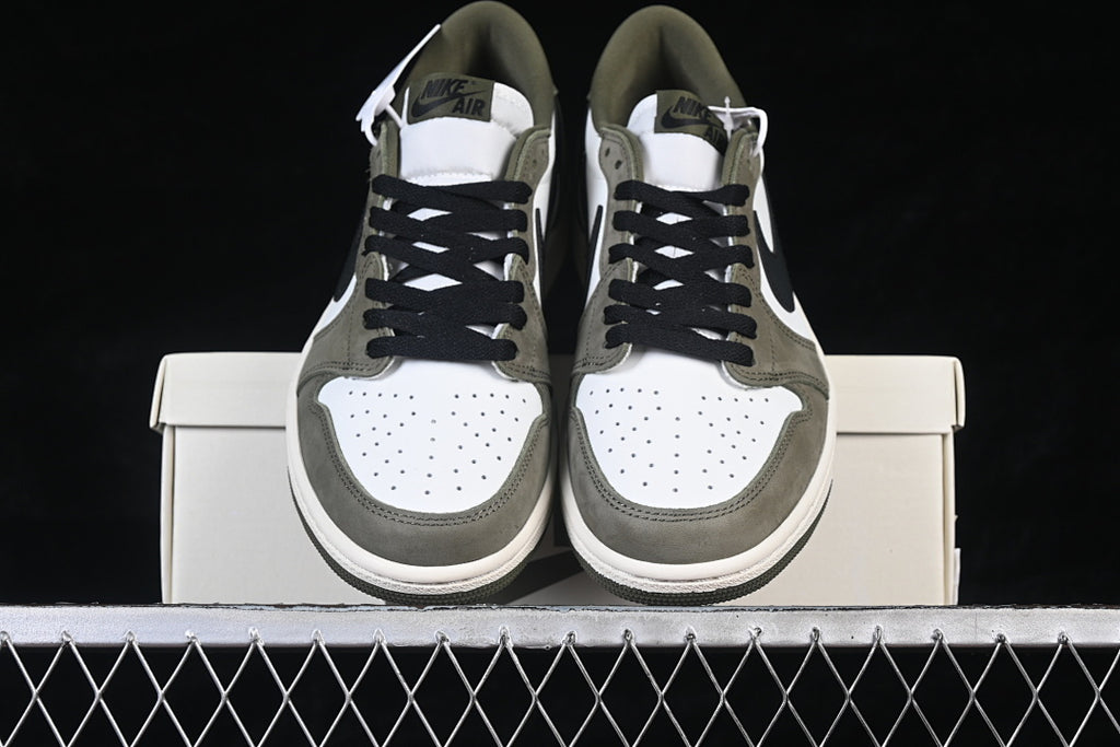 AJ1 Low