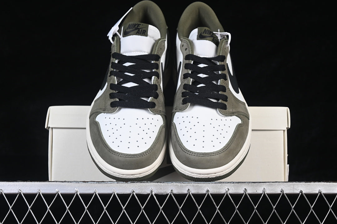 AJ1 Low