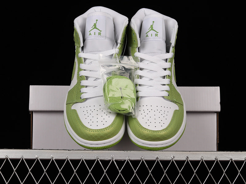AJ1 Mid
