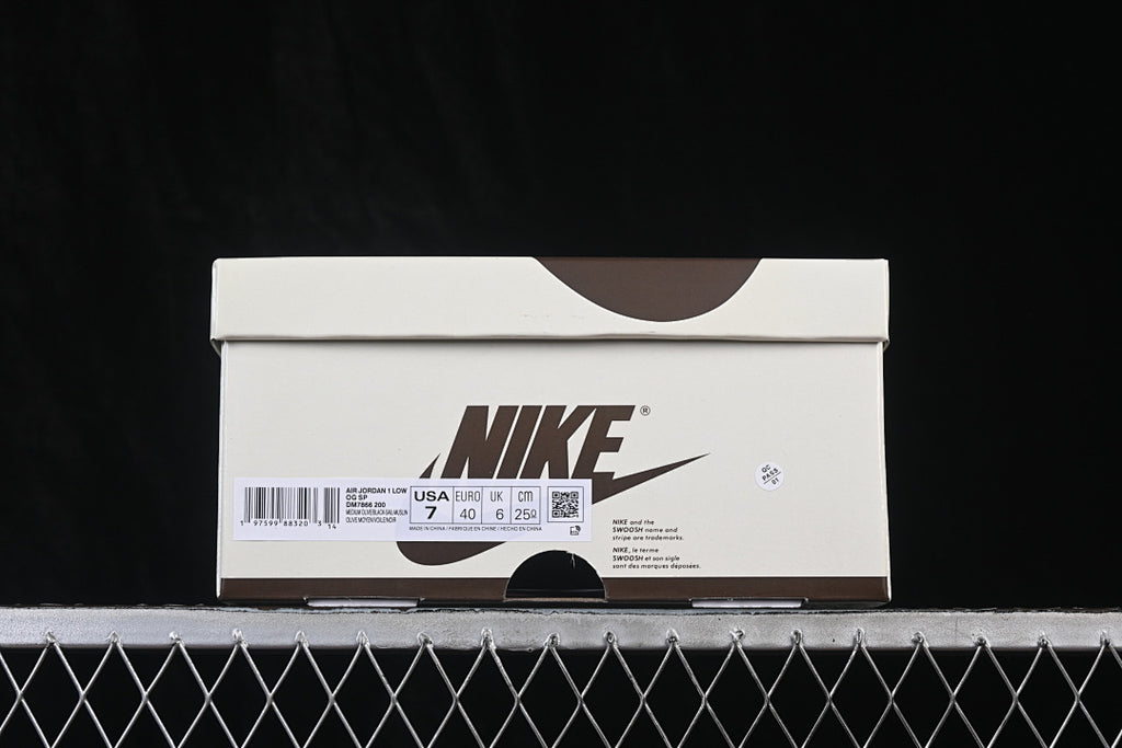 AJ1 Low