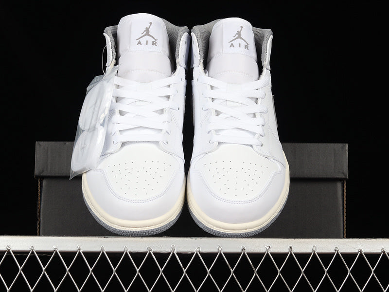 AJ1 Mid