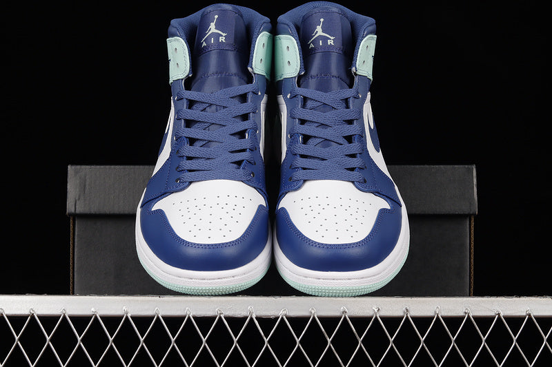 AJ1 Mid
