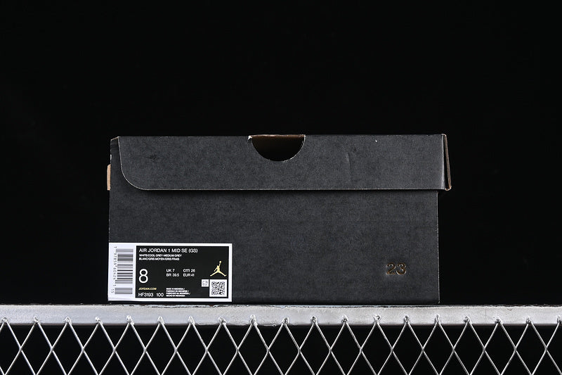 AJ1 Mid