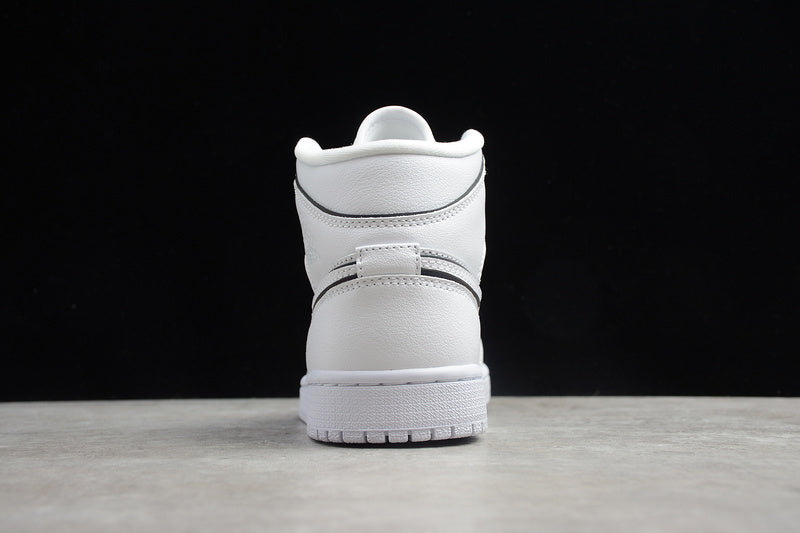 AJ1 Mid