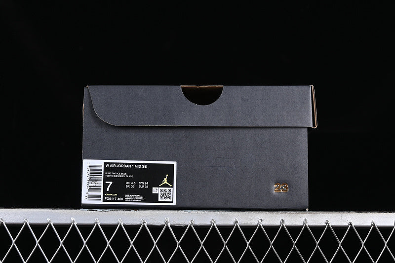 AJ1 Mid