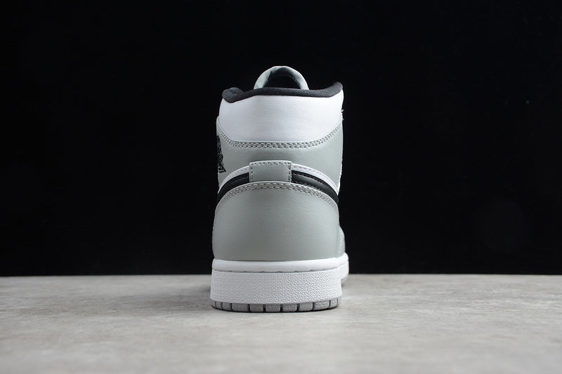 AJ1 Mid