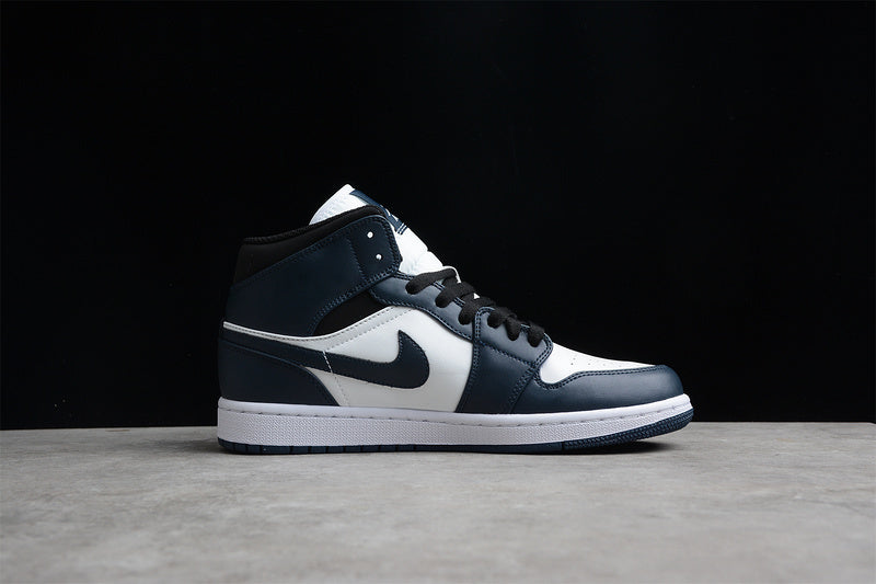 AJ1 Mid