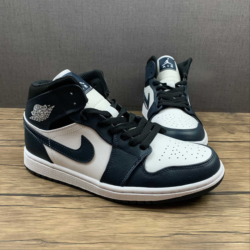 AJ1 Mid