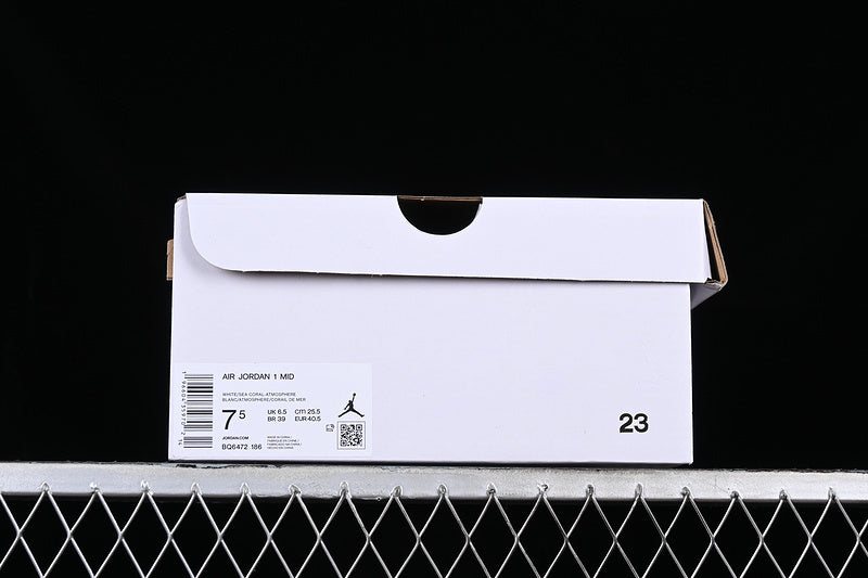 AJ1 Mid