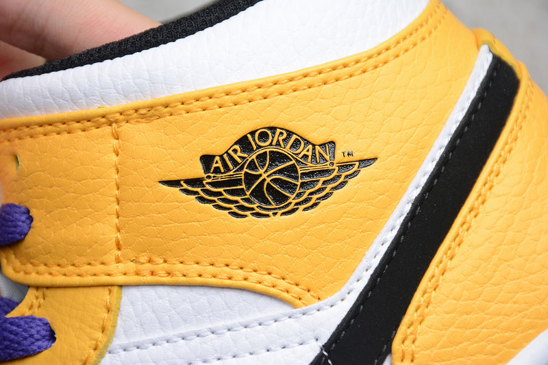 AJ1 Mid