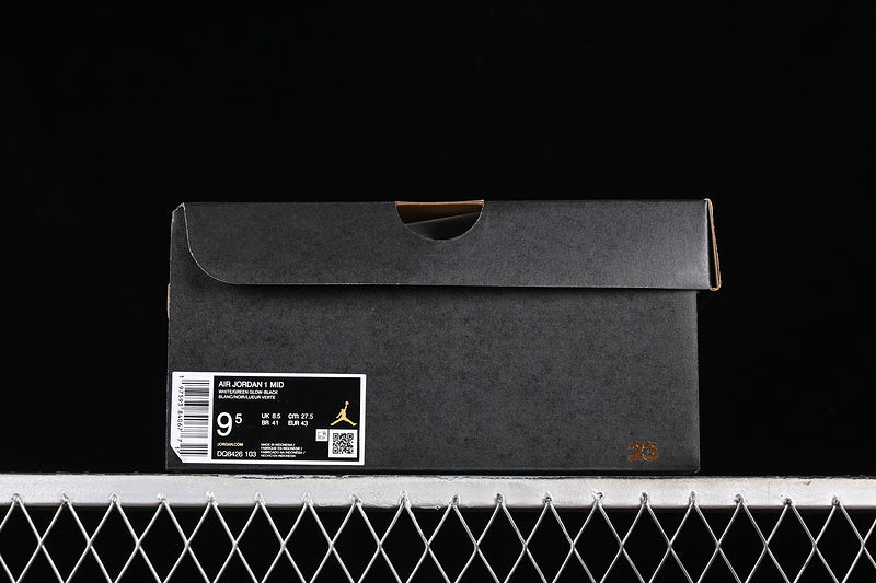 AJ1 Mid