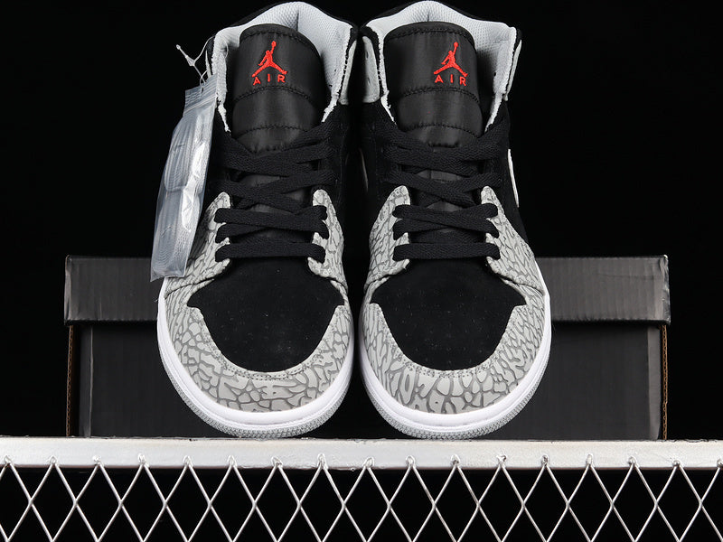 AJ1 Mid
