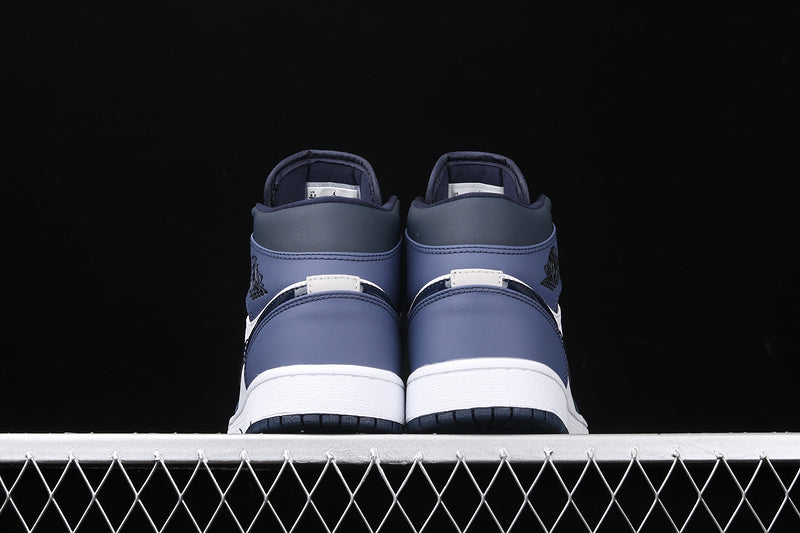 AJ1 Mid