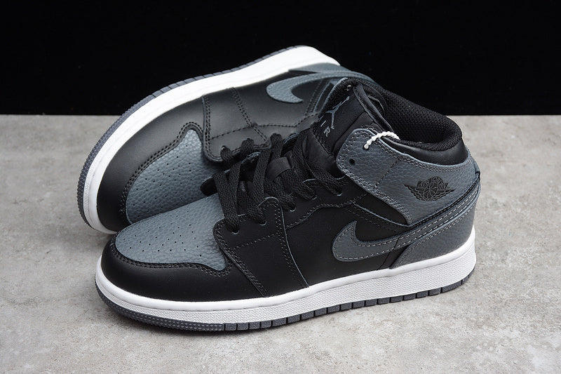 AJ1 Mid