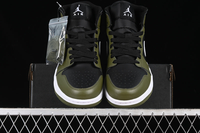 AJ1 Mid