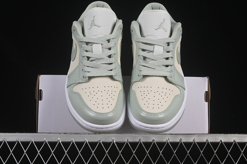 AJ1 Low