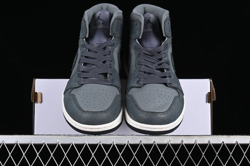 AJ1 Mid