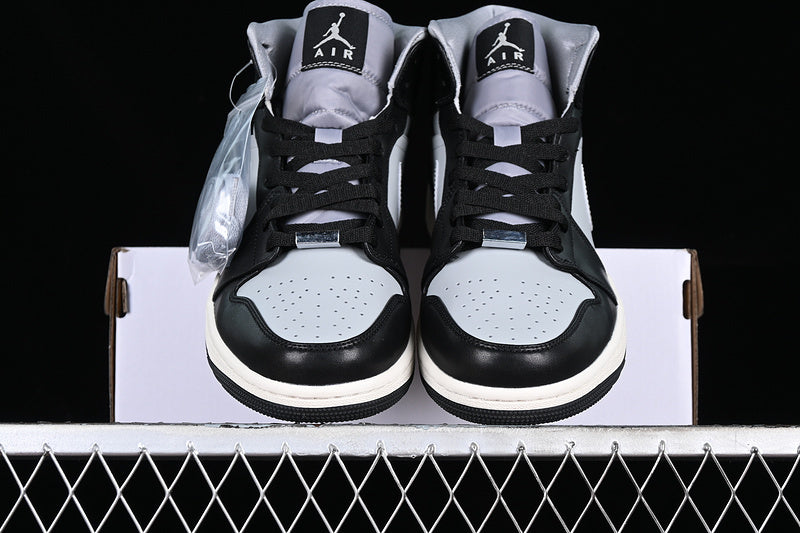 AJ1 Mid