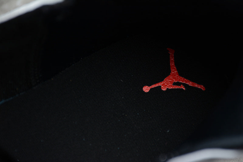 AJ1 Mid