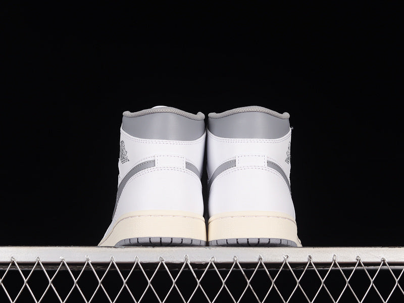 AJ1 Mid