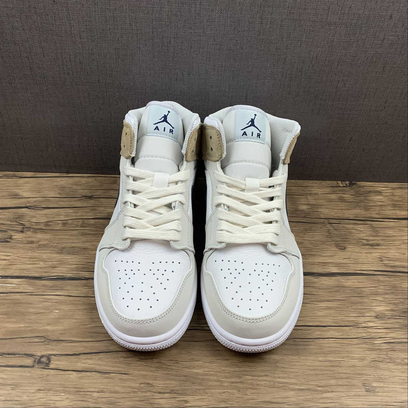 AJ1 Mid