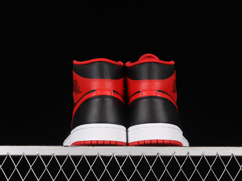 AJ1 Mid